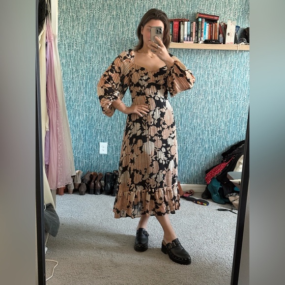 MINKPINK Revolve Bonnie Pleated Plisse Midi Dress Black Multi Floral Medium New - Picture 2 of 5